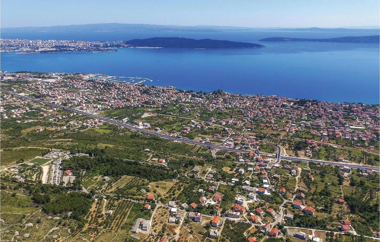 1 Bedroom Stunning Apartment In Kastel Gomilica Kastela Croatia