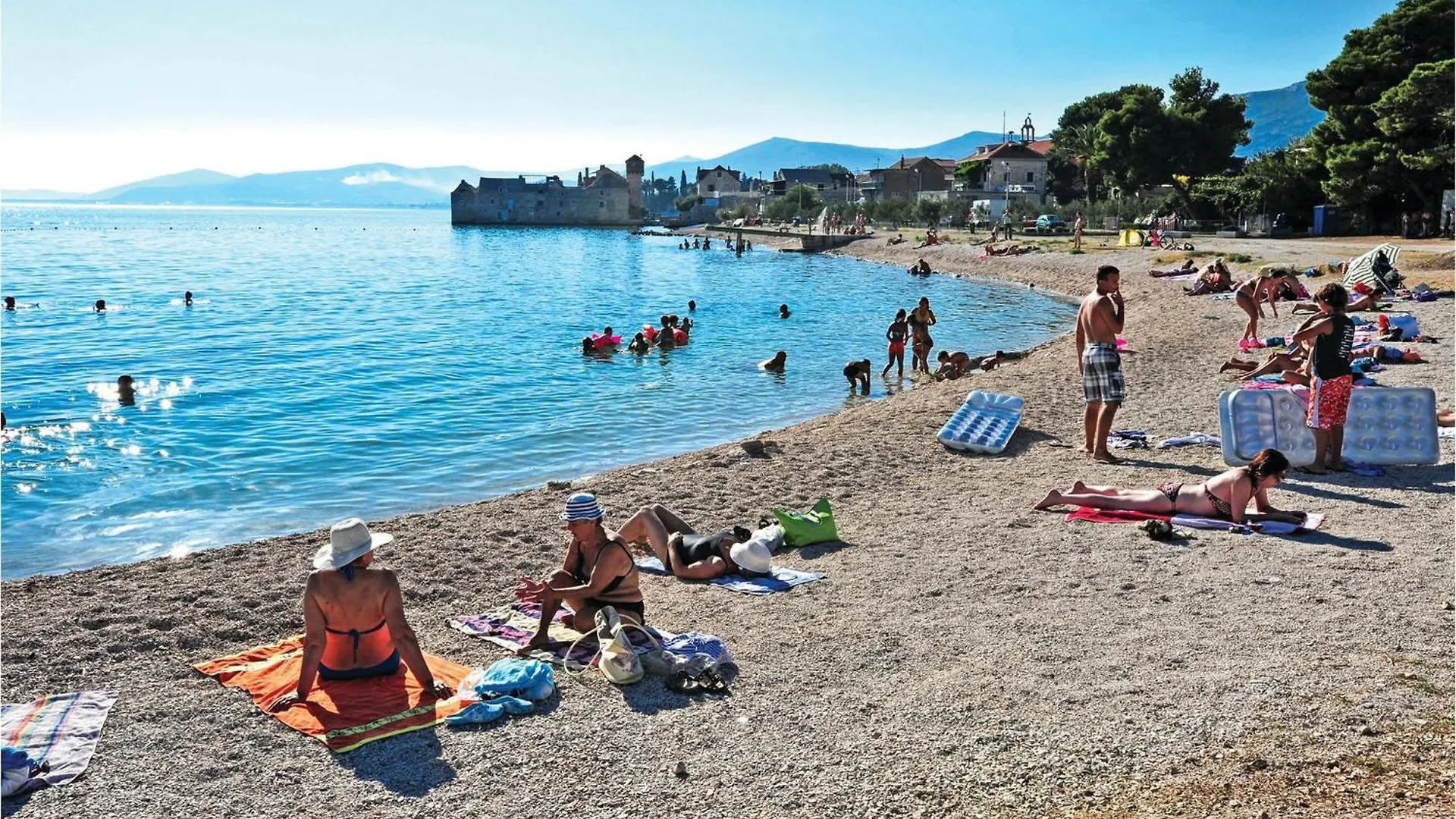 1 Bedroom Stunning Apartment In Kastel Gomilica Kastela 0*,